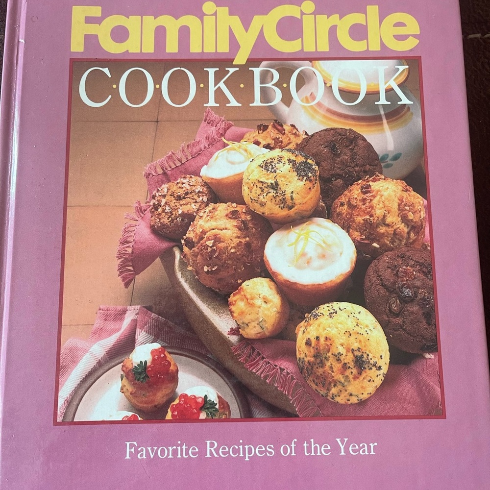 Vintage Family Circle Cookbook, 1988. Favorite Recipes of the Year. EUC
